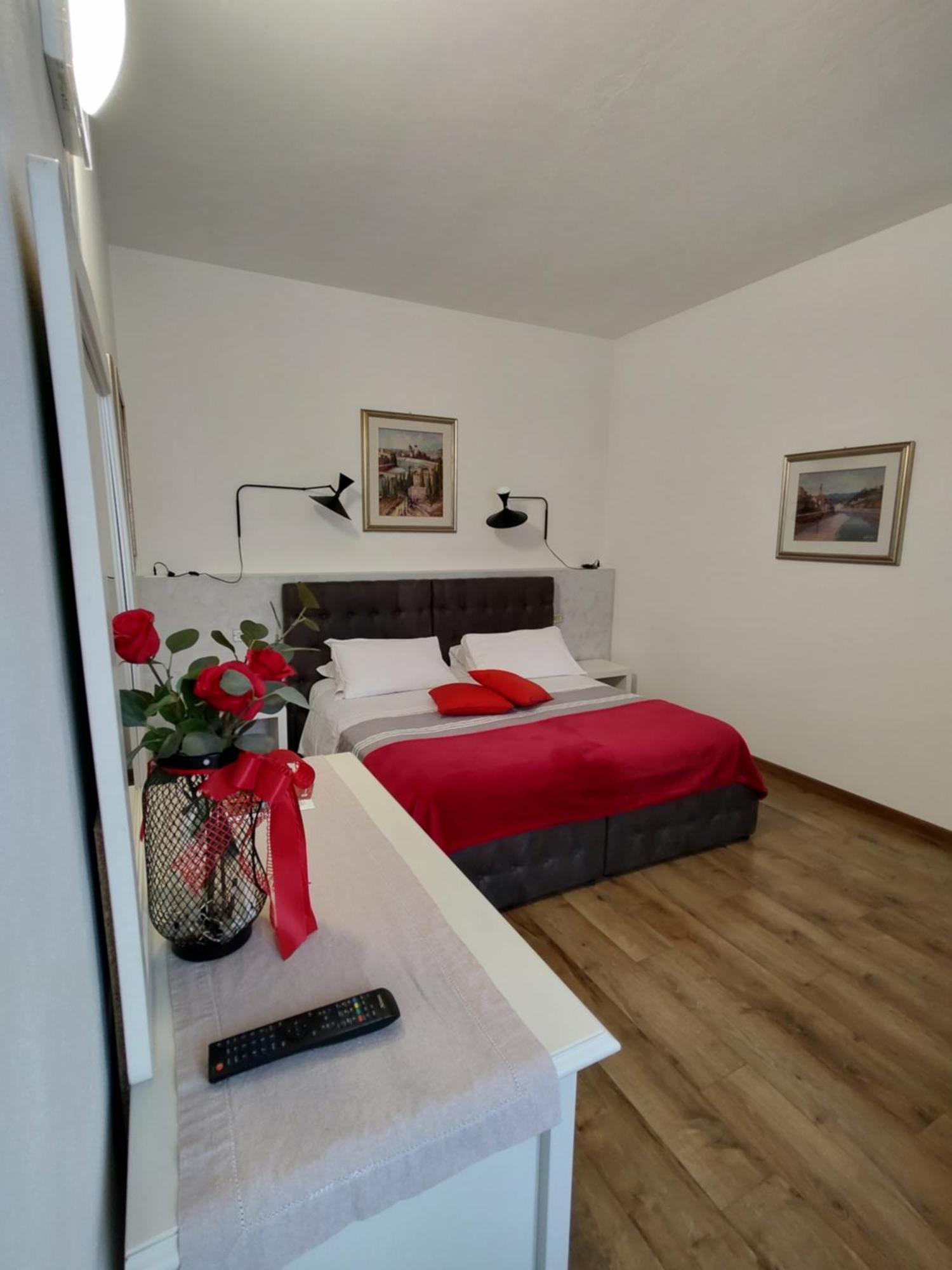 Verona Relax & Stay Rooms Exterior photo